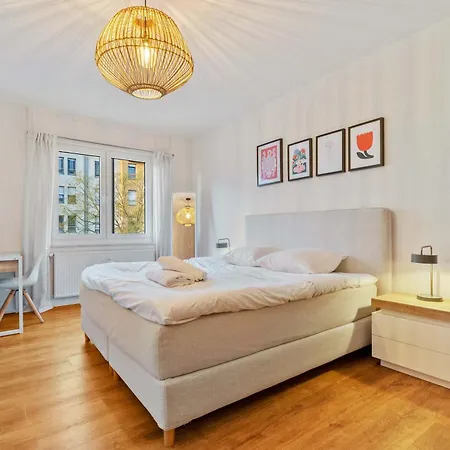 Stylish One-bedroom Near Luxexpo And Eu Institutions *