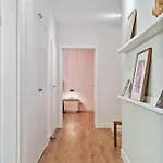 Stylish One-bedroom Near Luxexpo And Eu Institutions