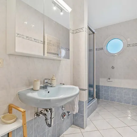 Stylish One-bedroom Near Luxexpo&eu Institutions